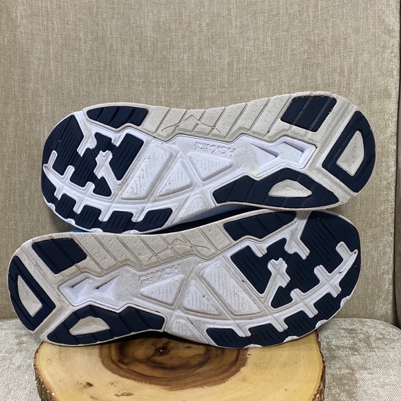 Hoka One One Mens Arahi 4 Gray Running Shoes
Lace Up Size 13 - Picture 12 of 14